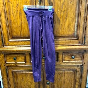 🍁4/$15🍁Pink active size small eggplant colored leggings NWOT.